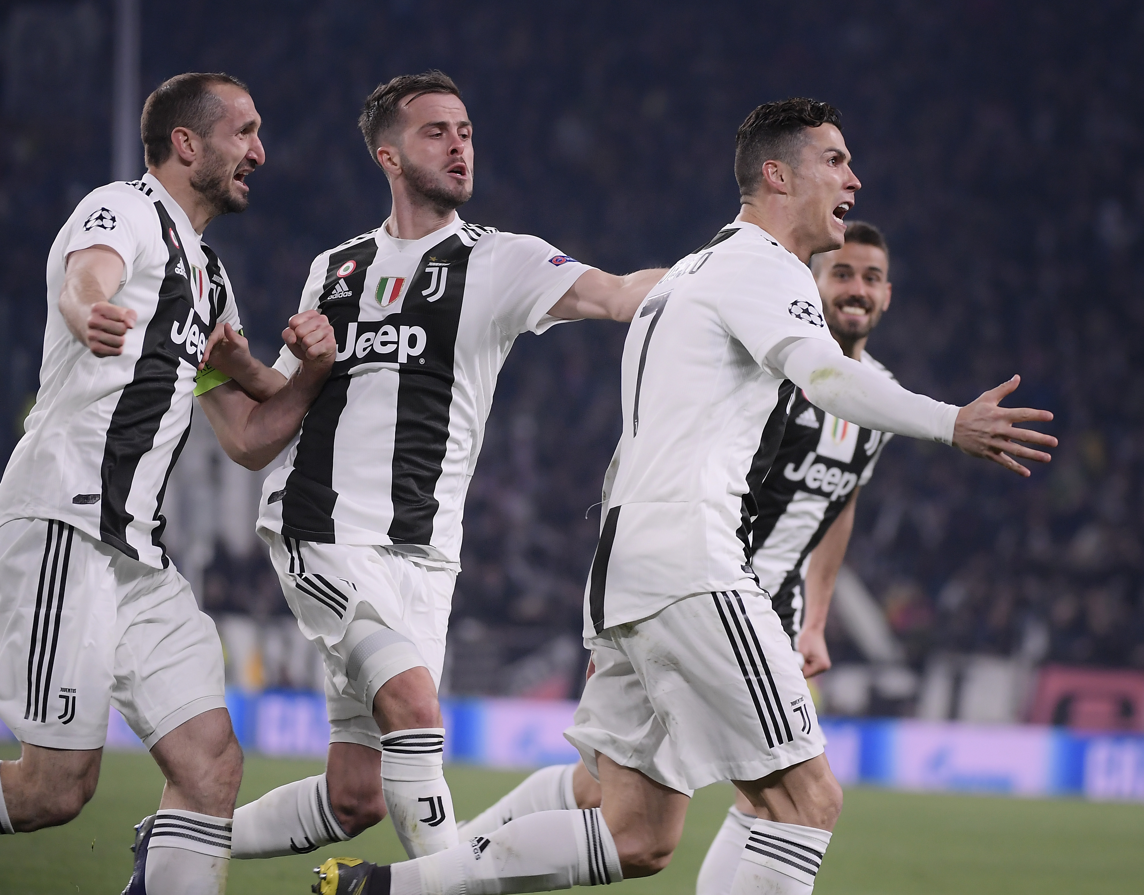 英超大冷？4豪门连续3轮集体翻车 曼城曼联3连平 蓝军热刺被绝杀